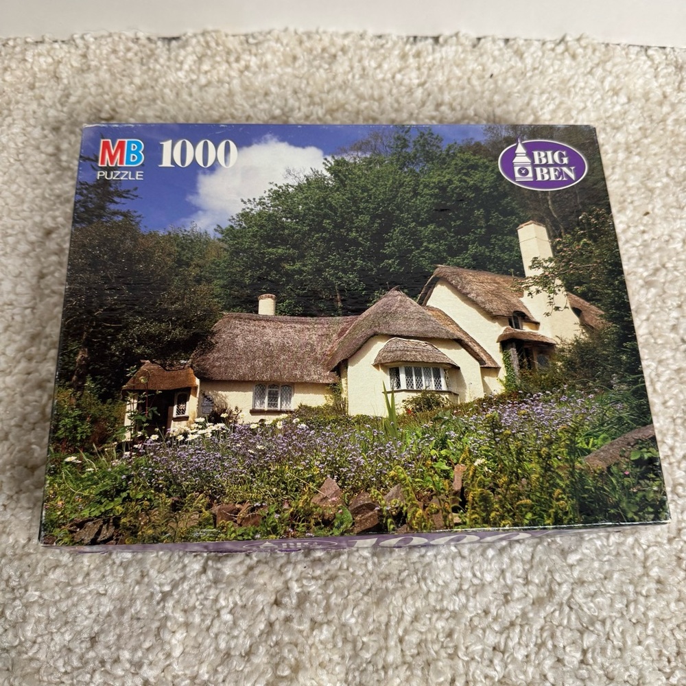 Cottage Scene Somerset County England 1000 Piece Puzzle - Green and Brown